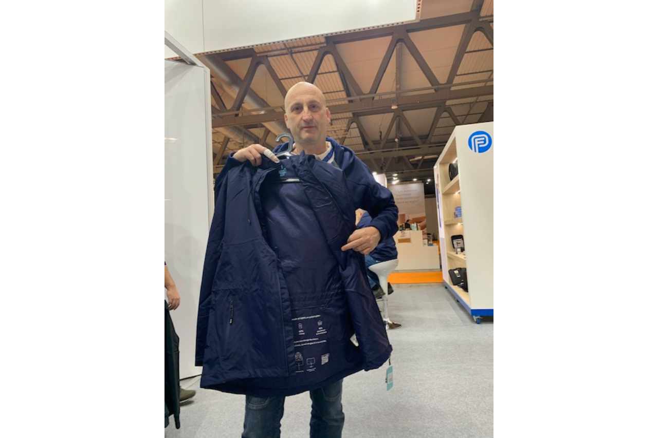 <p>Inside Pf Concept's new Kay Jacket is a qr code offering comprehensive information on the origin and certification of the material</p>
